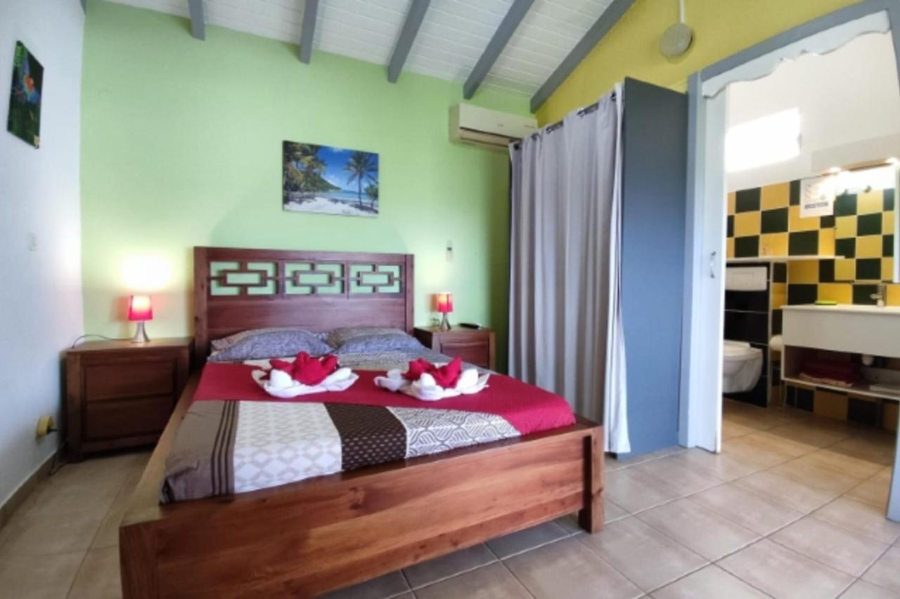 Bungalow With Sea View In Deshaies Luaran gambar